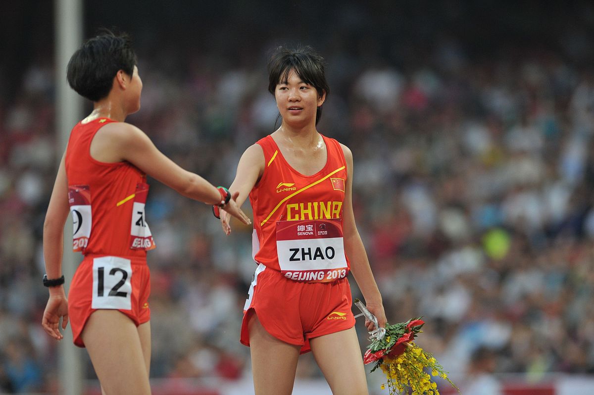 包含冲刺终点！田径接力赛，女团以微弱优势夺金的词条