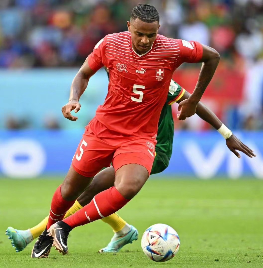 阿曼球员在国际赛场上大放异彩 阿曼球员在国际赛场上大放异彩