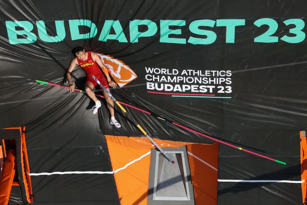 PG电子官网入口-加拿大选手刷新撑杆跳世界纪录