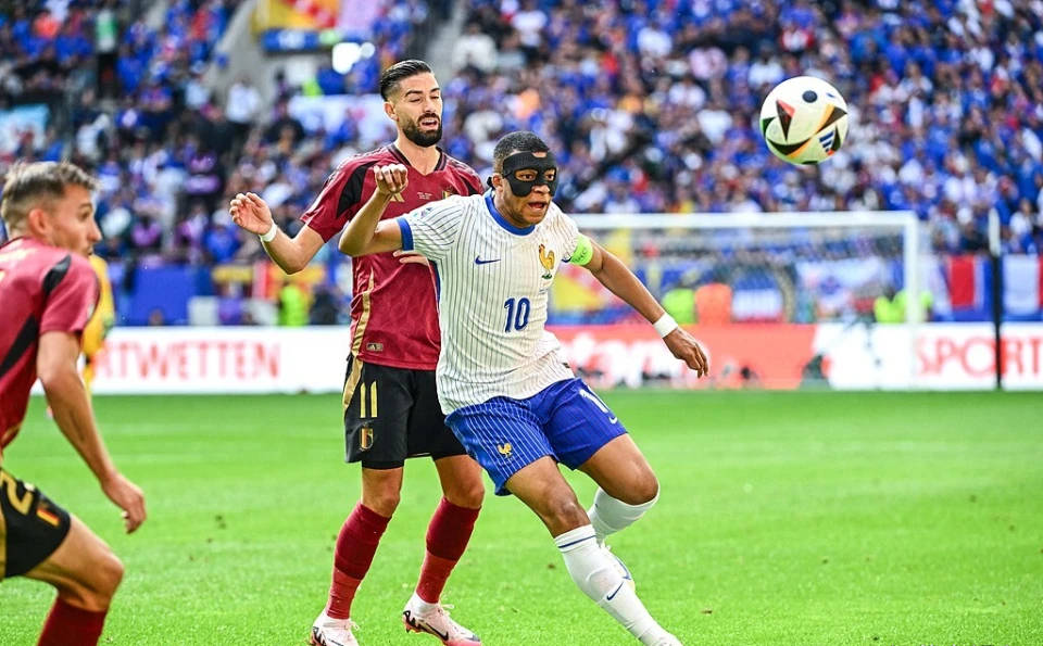 里昂横扫马德里竞技，卡拉斯科统治全场的简单介绍