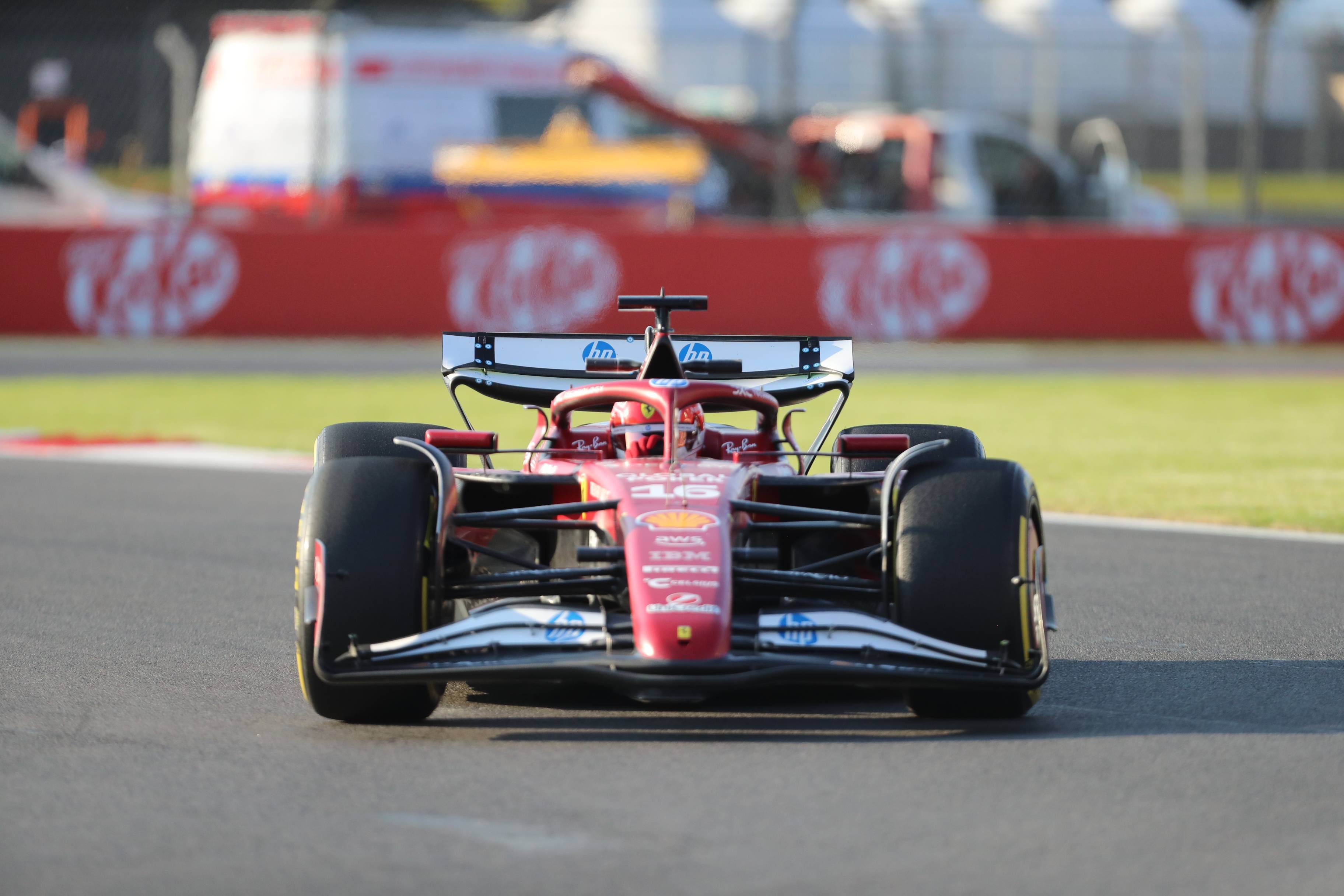 包含红牛二队碾压哈斯车队，阿隆索状态火热的词条