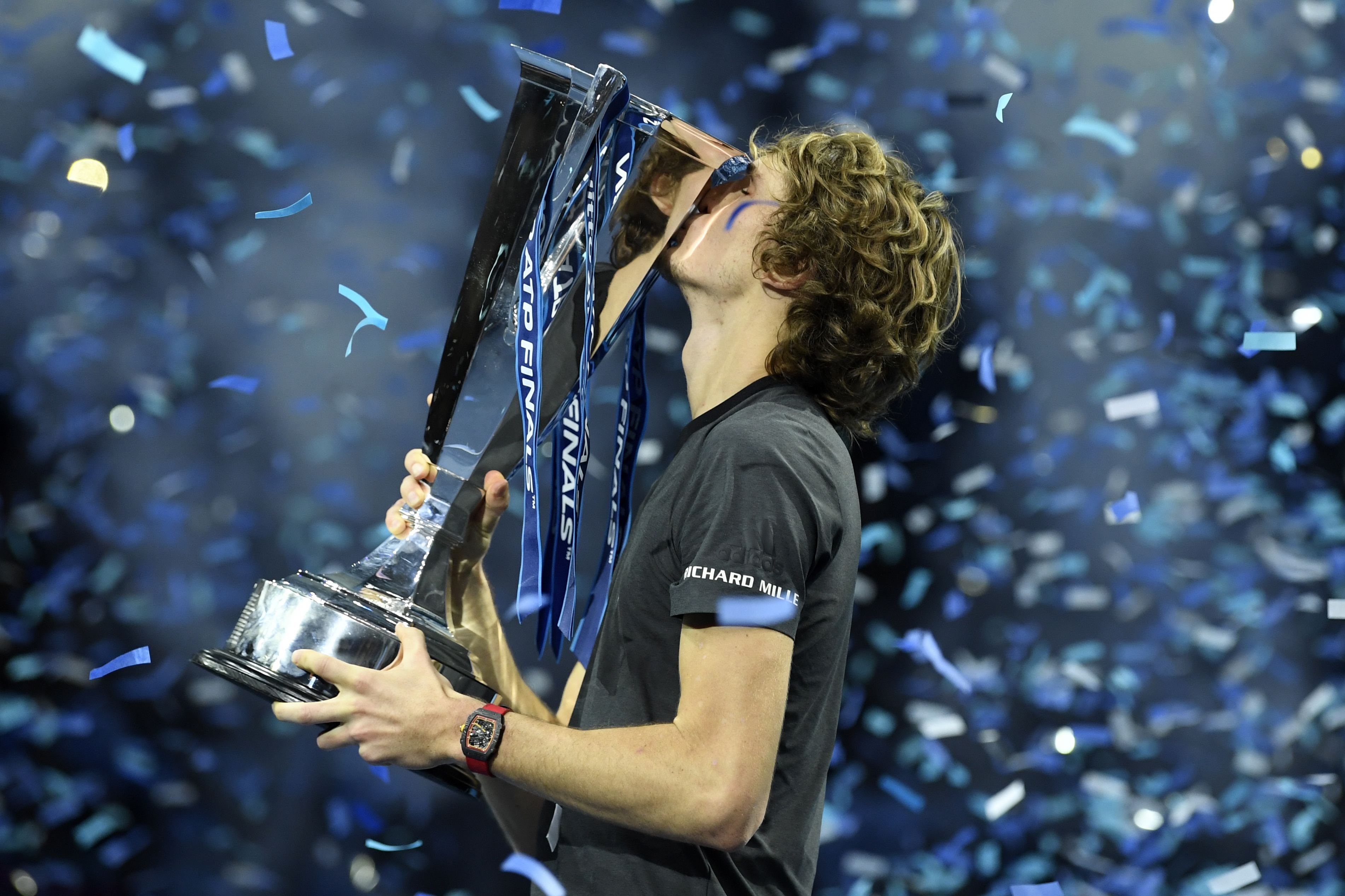 包含戴维斯杯碾压ATP总决赛，兹维列夫扛起全队的词条