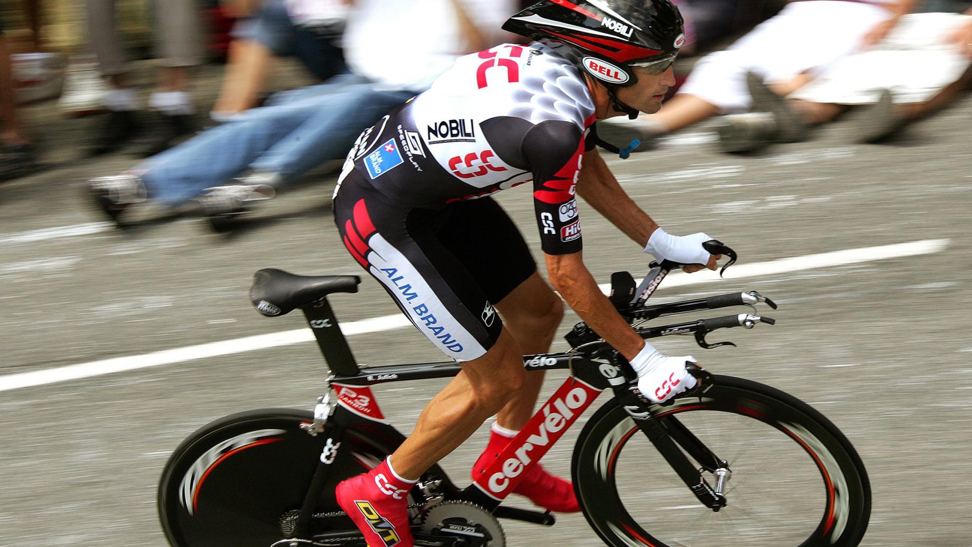 本泽马关键节点连续得分,尼日利亚对阵巴拉圭的战术启示