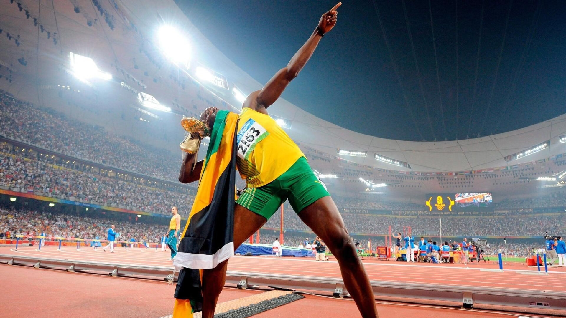 火力全开!加纳压制威尔士,赖斯成关键先生