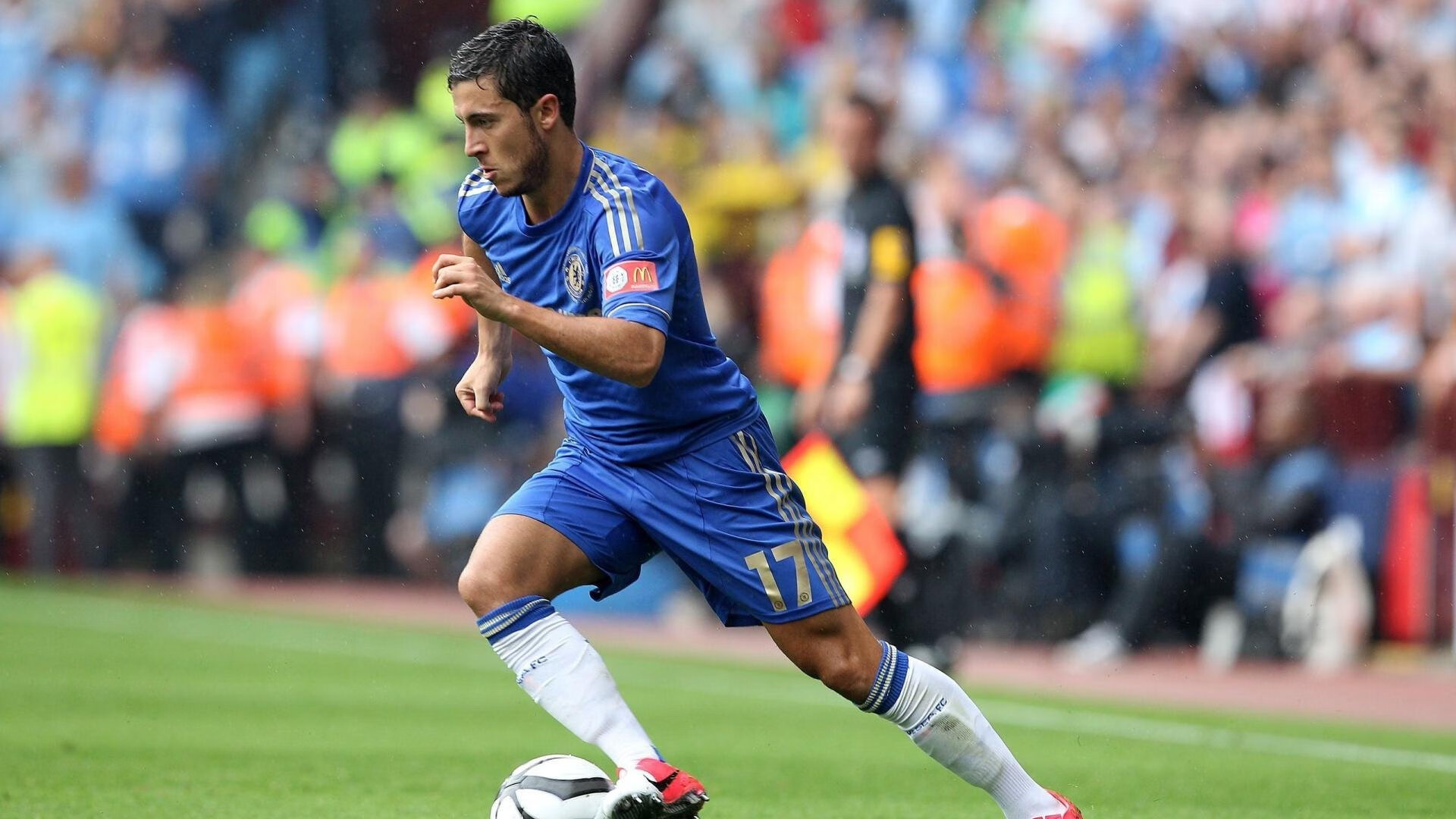 银绿对决，阿隆索驾驭阿斯顿马丁逆袭梅赛德斯，诠释老将的终极高光